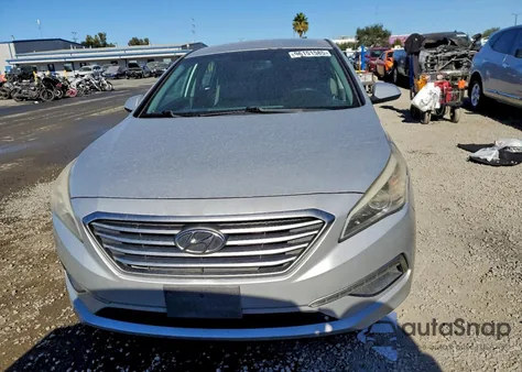 2015 Hyundai Sonata Se z USA, uszkodzony, nr VIN 5NPE24AF2FH010373